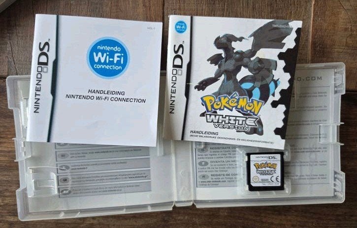 Pokémon ds White Version Compleet in box, Ophalen, Met games, Zwart, Zo goed als nieuw