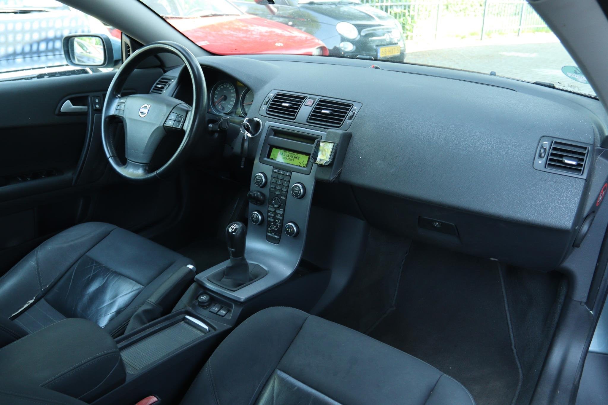 VOLVO C70 CONVERTIBLE 2.4i KINETIC ORIG NL | CLIMATE | LMV, Voorwielaandrijving, C70, Gebruikt, Cabriolet