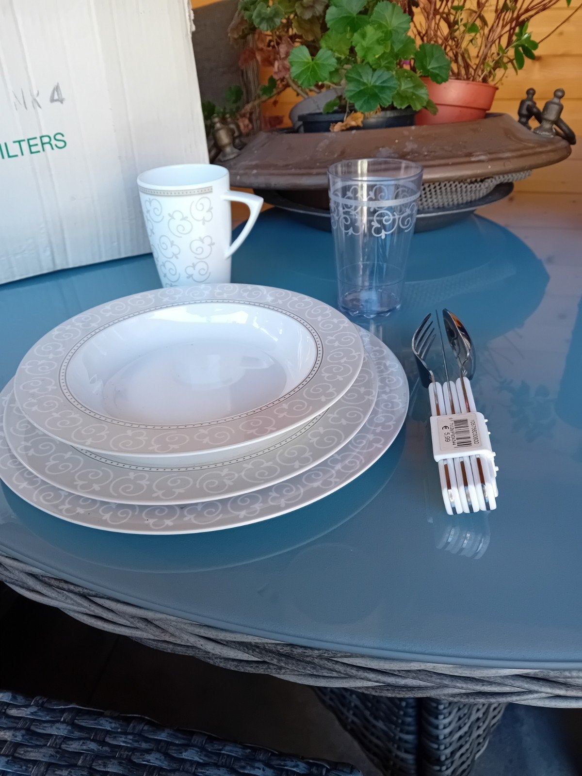 Mepal servies set - borden, mok, glas en bestek, Ophalen of Verzenden, Zo goed als nieuw