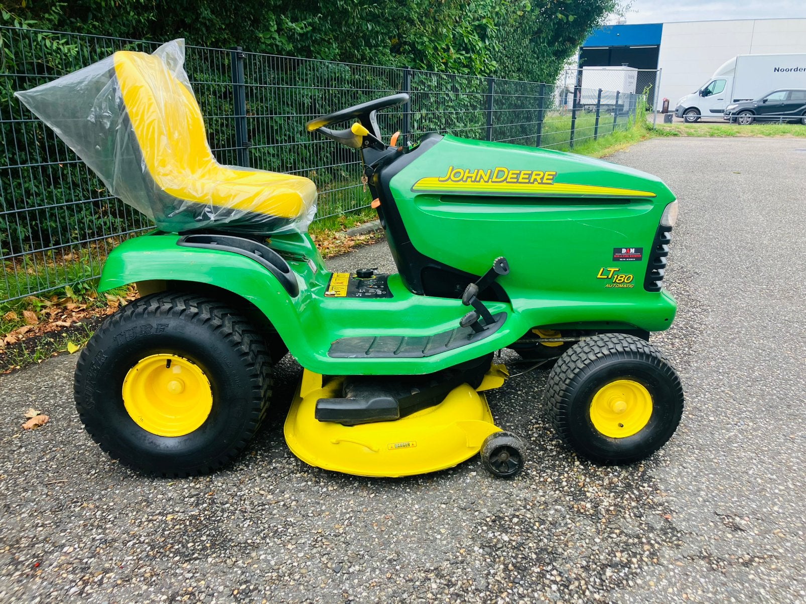 Nette sterke John deere LT180 zitmaaier 2 cil kawasaki, Tuin en Terras, Zitmaaiers, Ophalen, Zo goed als nieuw