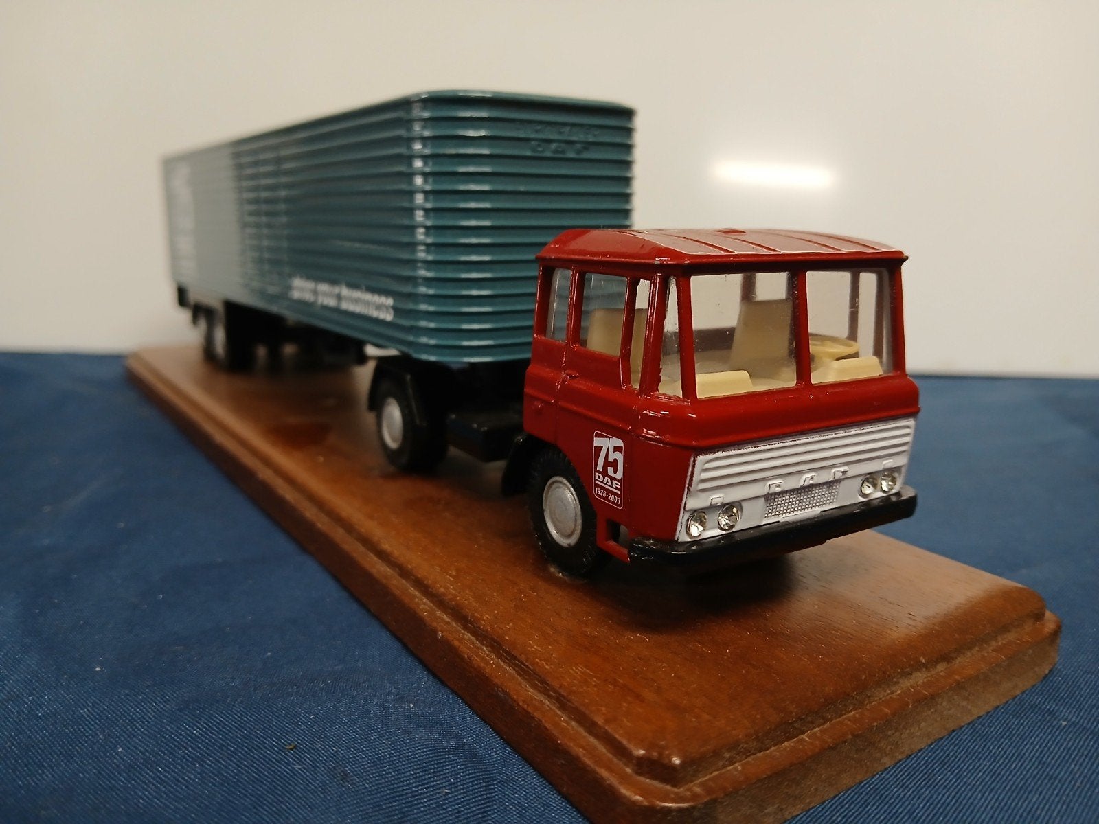 DAF 2600 op platau, nieuw!, Ophalen of Verzenden, Nieuw, Bus of Vrachtwagen, Lion Toys