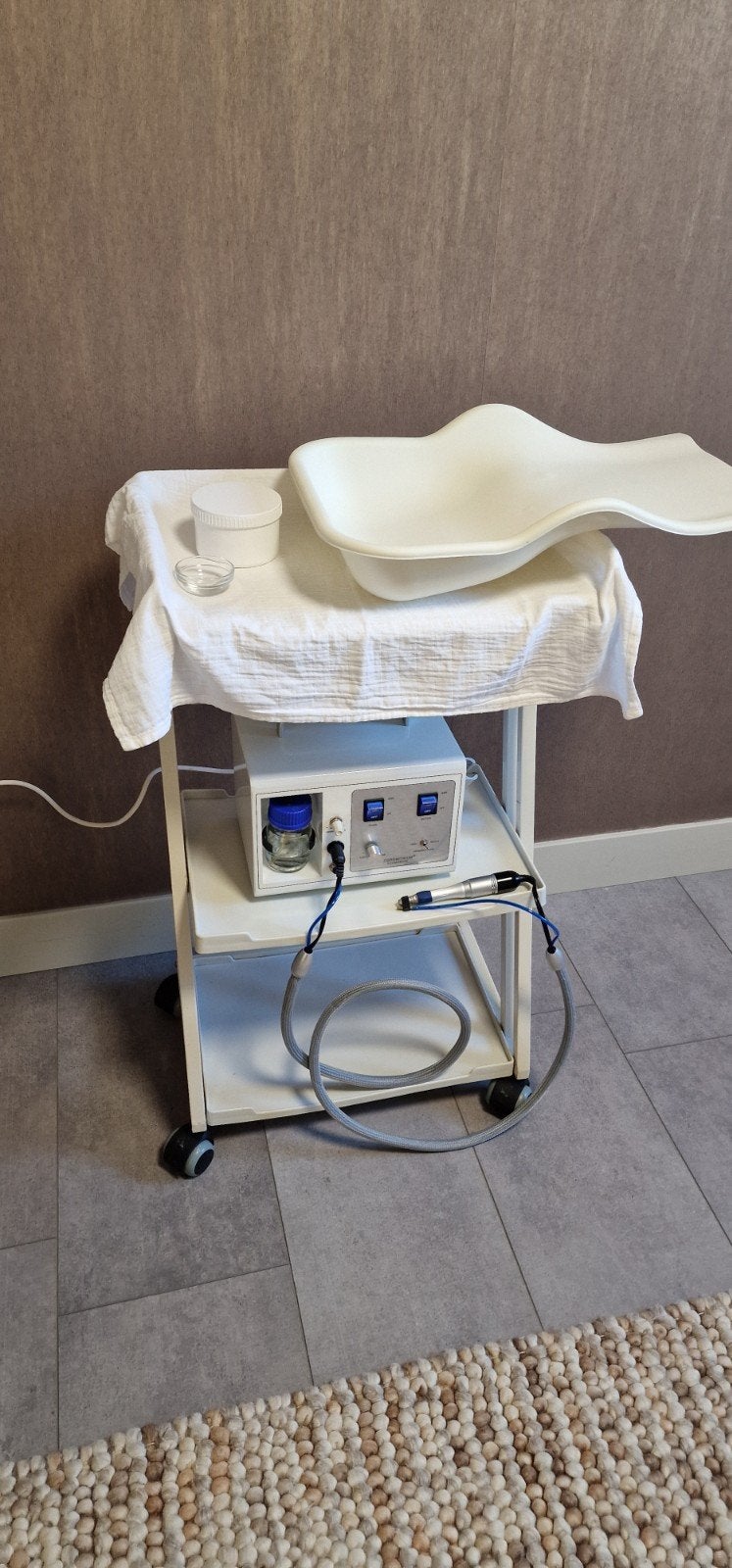 pedicure instrumenten tafeltje op wielen., Huis en Inrichting, Ophalen, Gebruikt, Rechthoekig, 75 cm of meer