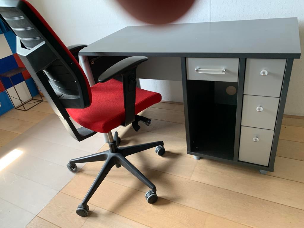 Jongensbureau h77xl126xd69 met stoel, Huis en Inrichting, Bureaus, Ophalen, Gebruikt, Kinderbureau