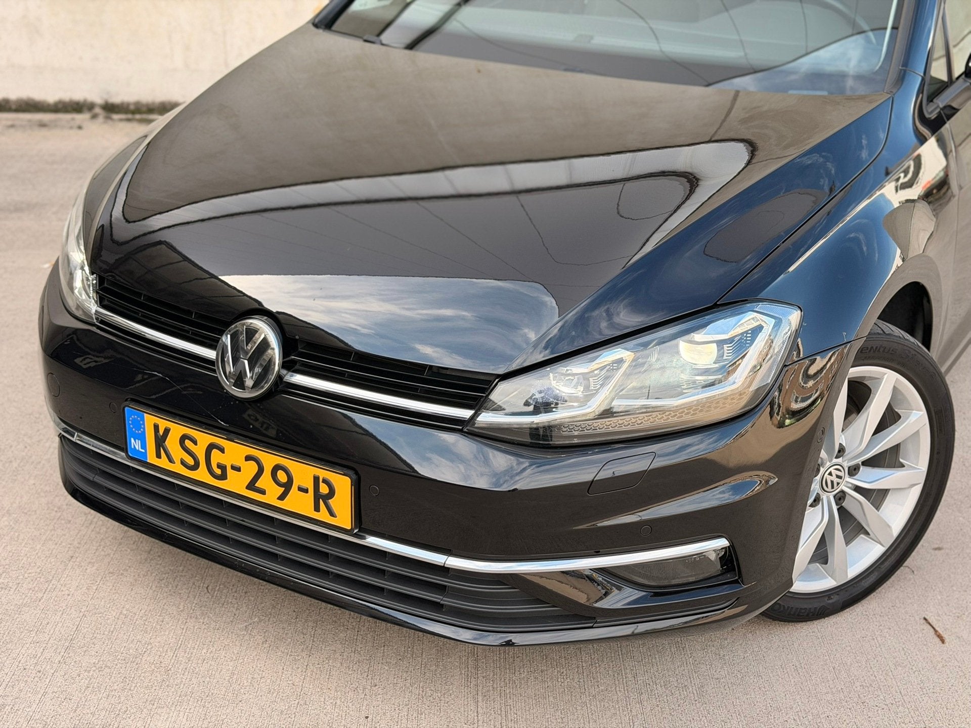 Volkswagen Golf 1.5 TSI Highline DSG Virtual Dynaudio CarPla, Auto's, 4 cilinders, 150 pk, Alcantara, Zwart