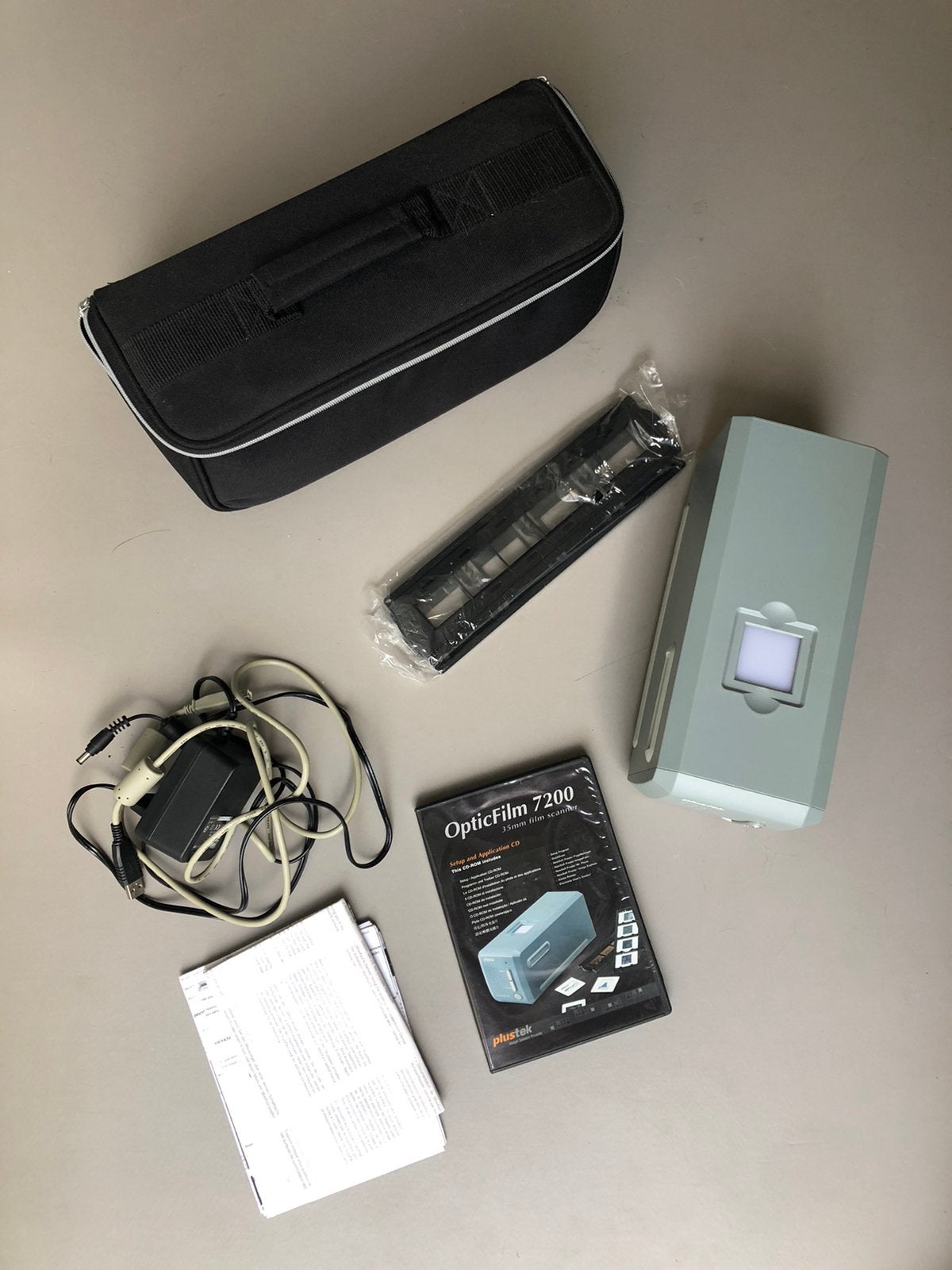 Plustek OpticFilm 7200 - dia film scanner - compleet, Diascanner, Ophalen of Verzenden, Zo goed als nieuw, MacOS