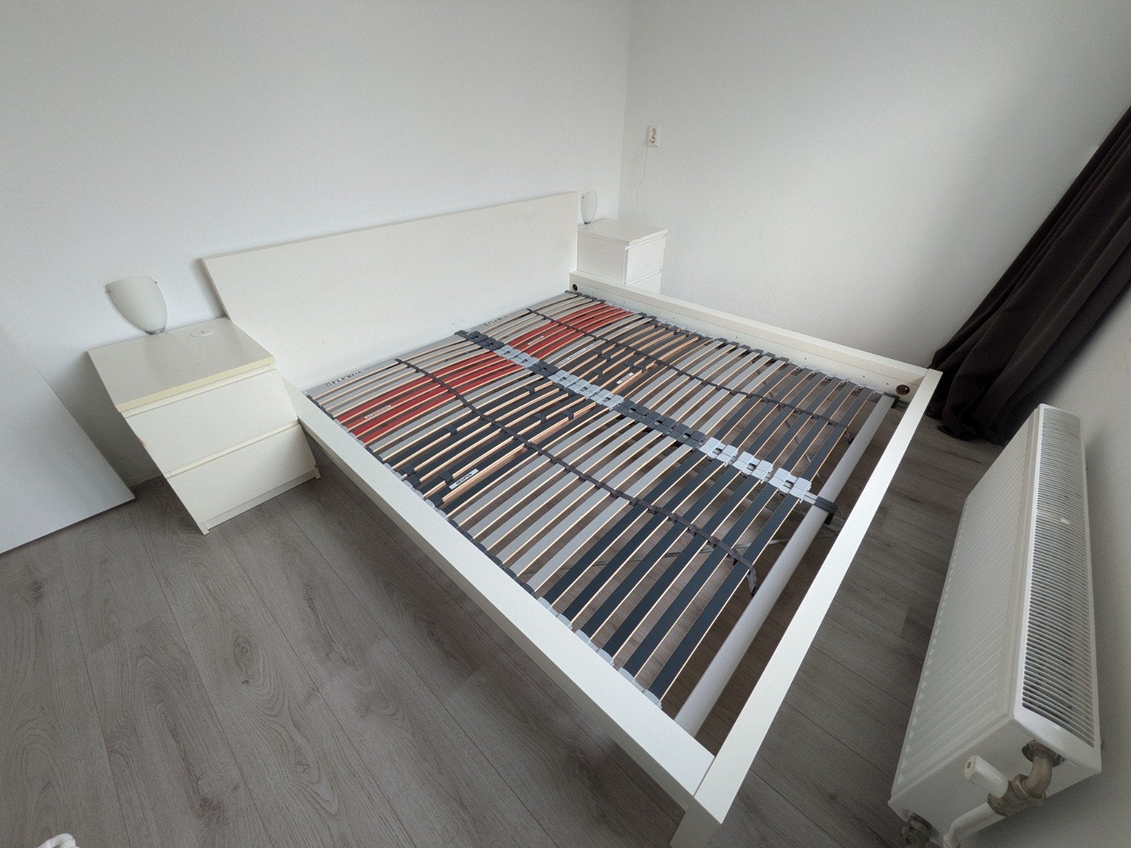 Ikea Malm Bedframe 180x200 + lattenbodems  + 2 nachtkastjes, Huis en Inrichting, Wit, Tweepersoons, Ophalen of Verzenden, 180 cm