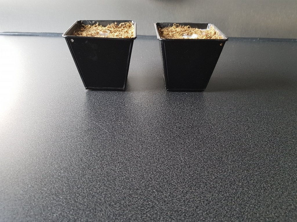2 kleine metalen bloempotjes, Vierkant, Ophalen of Verzenden, Zo goed als nieuw, Metaal