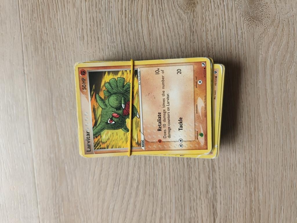 Pokémon kaarten bundel gesorteerd op kleur met blik, Hobby en Vrije tijd, Ophalen, Gebruikt, Meerdere kaarten