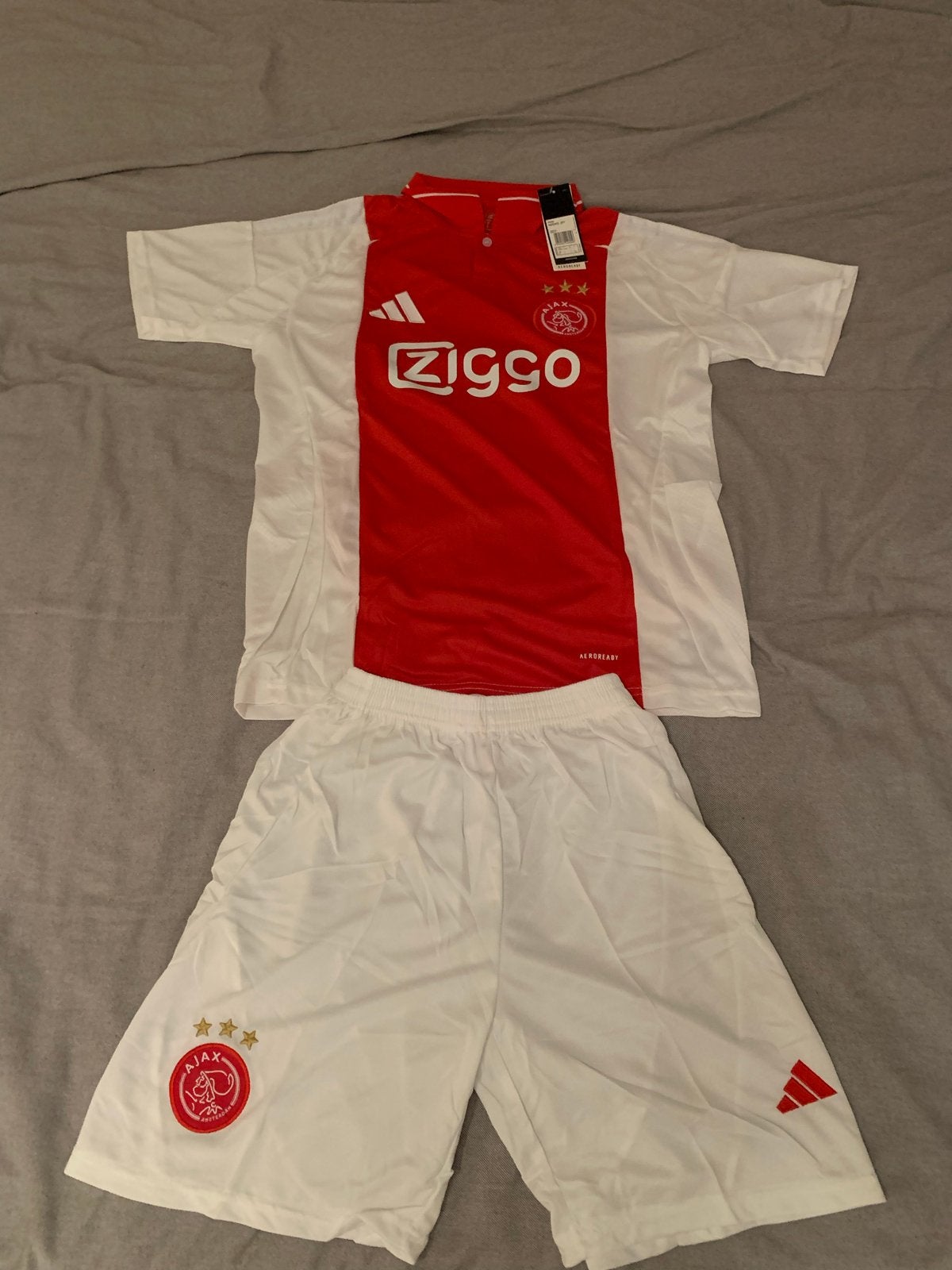 Ajax Thuisshirt en Broekje, Maat 52/54 (L), Nieuw, Ophalen of Verzenden, Voetbal