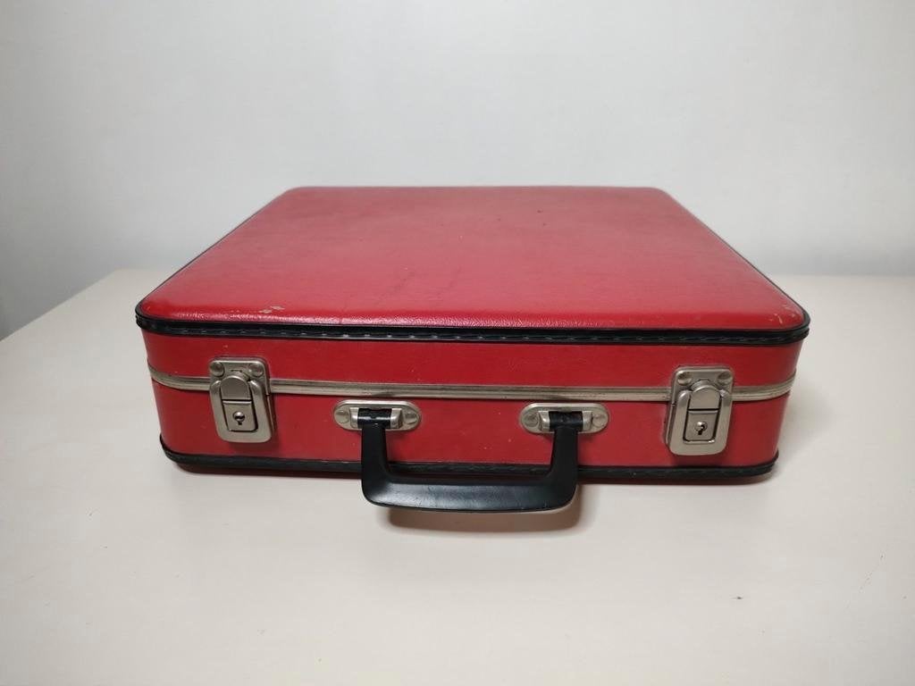 K657 VINTAGE stewardesskoffer rood in in goede staat, Overige materialen, Gebruikt, Onbekend, Minder dan 50 cm