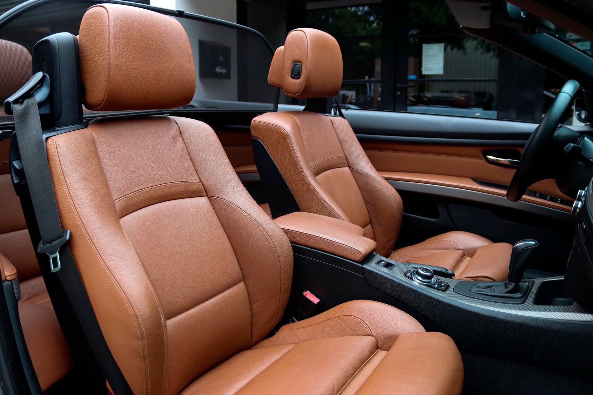 BMW 3-serie Cabrio 325i M-Pakket NAP MEMORY LEDER TREKHAAK, Achterwielaandrijving, Gebruikt, Cabriolet, 4 stoelen