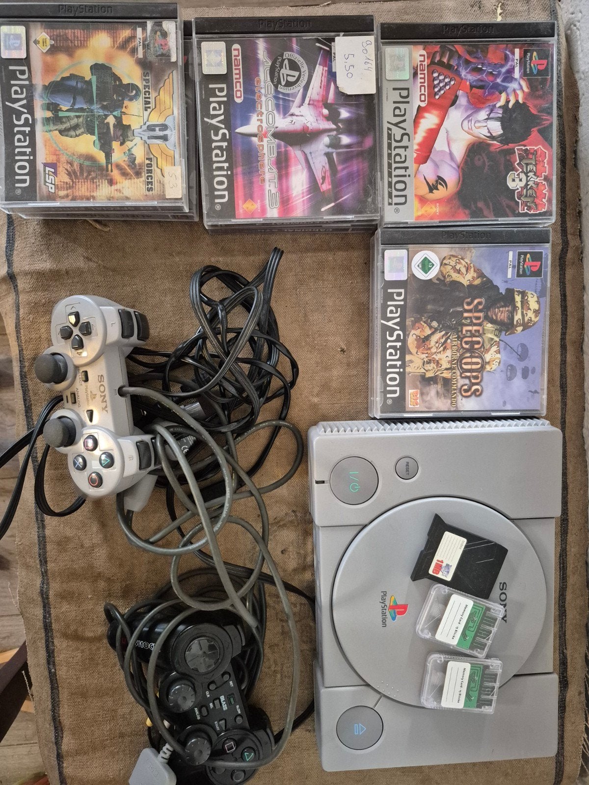 Vintage game set: PS1 met 8 games & Game Boy Pocket met doos, Ophalen of Verzenden, Gebruikt, Met 2 controllers, Met games