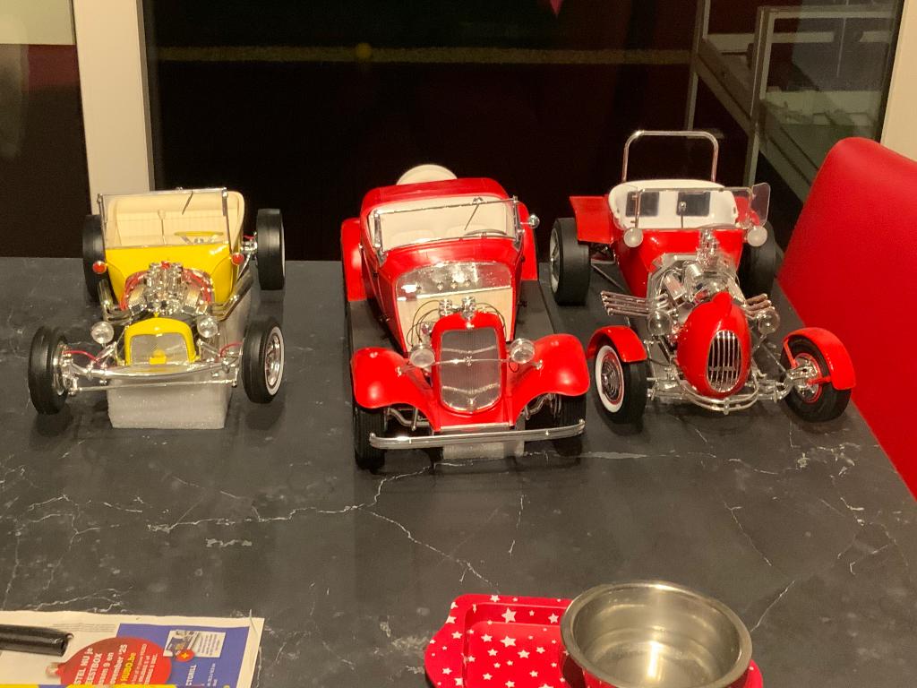 Tijdcapsule van 3 hodrods op schaal 1:8, Ophalen, Gebruikt, Auto, 1:32 tot 1:50