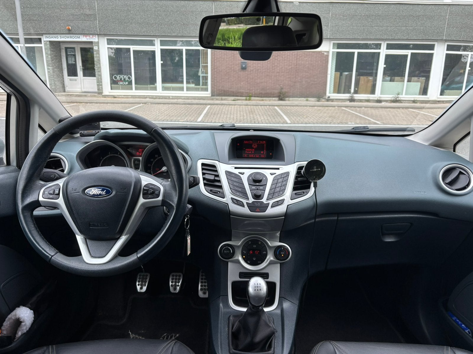 Foto 9 van Ford Fiësta 1.6 Ti-vct 88KW 5DR 2011 Grijs - APK juli 2027