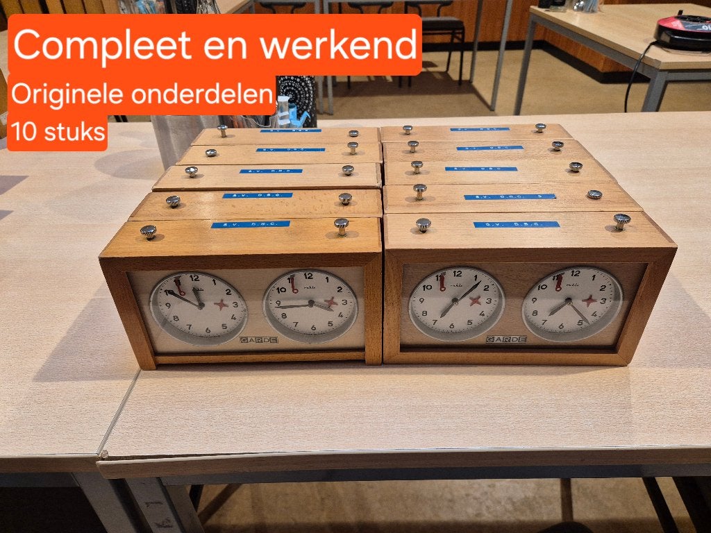 13 houten Garde schaakklokken - schaakvereniging, Hobby en Vrije tijd, Gezelschapsspellen | Bordspellen, Een of twee spelers, Ophalen of Verzenden