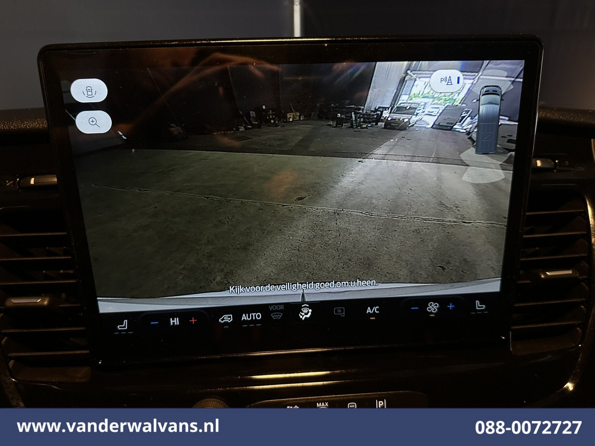 Foto 2 van Ford Transit 2.0 TDCI 130pk L2H2 Euro6 Airco | Camera | Navi