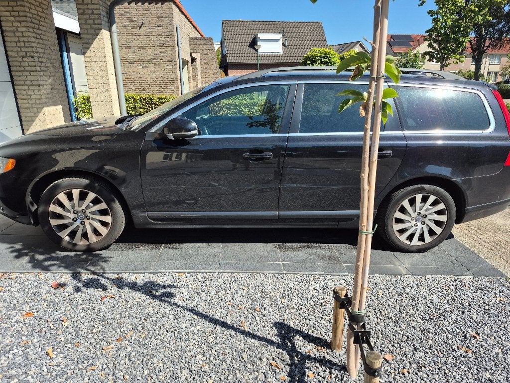 Volvo V70 T4 132KW Aut. 2011 Zwart, Zwart, 179 pk, Zwart, Stationwagon