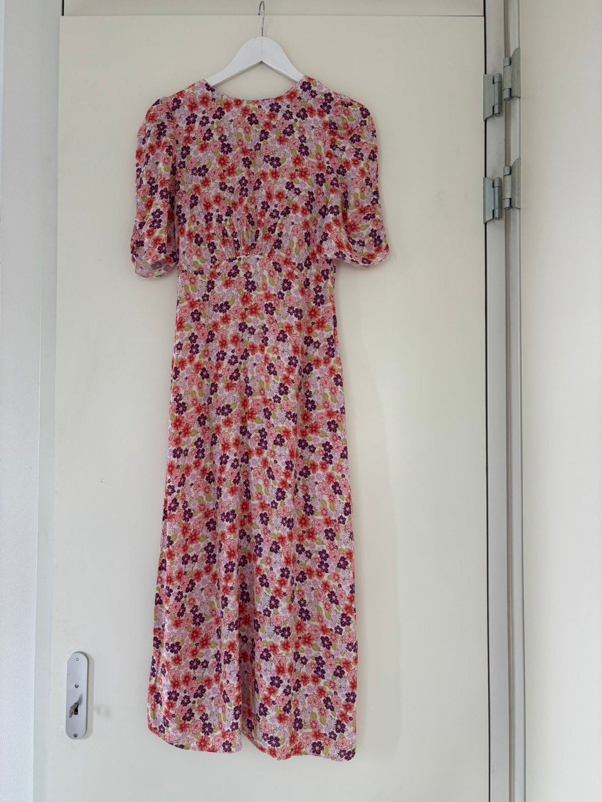Nobody’s Child Evie Ruched Sleeve Midi Dress 36, Kleding | Dames, Ophalen of Verzenden, Maat 36 (S), Gedragen, Rood
