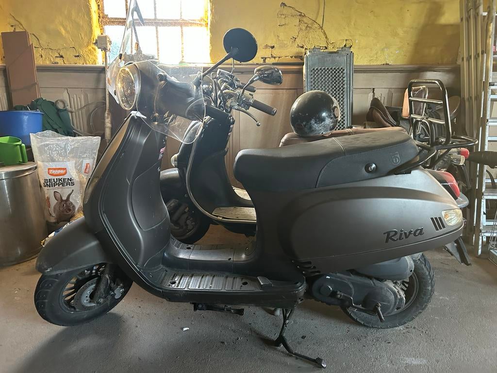 Riva Scooter. Staat niet in grave lees tekst!!!, Ophalen of Verzenden, Gebruikt, Overige typen, Overige merken