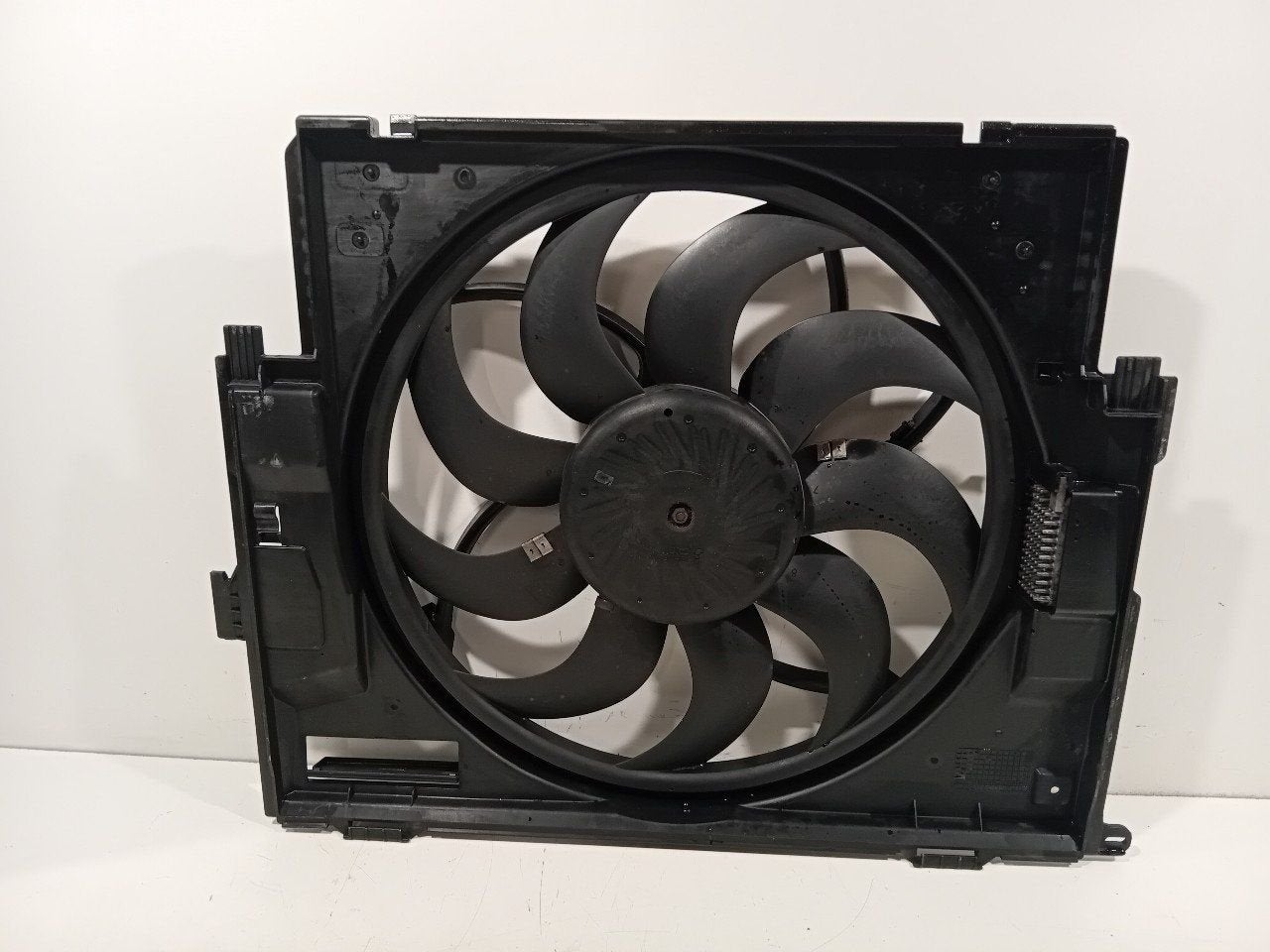 Koelventilator BMW 1 serie, Onderdelen@venauto.nl, Van der Ven Autorecycling B.V., Gebruikt, Ettenseweg 76, 4706 PB Roosendaal, The Netherlands