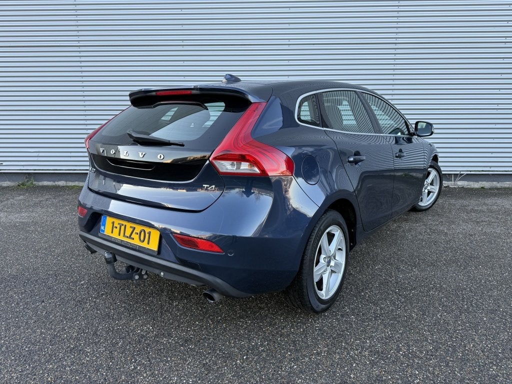 Volvo V40 1.6 T4 Momentum Automaat NAP Trekhaak Lichtmetalen, Auto's, Gebruikt, Blauw, Leder en Stof, Origineel Nederlands