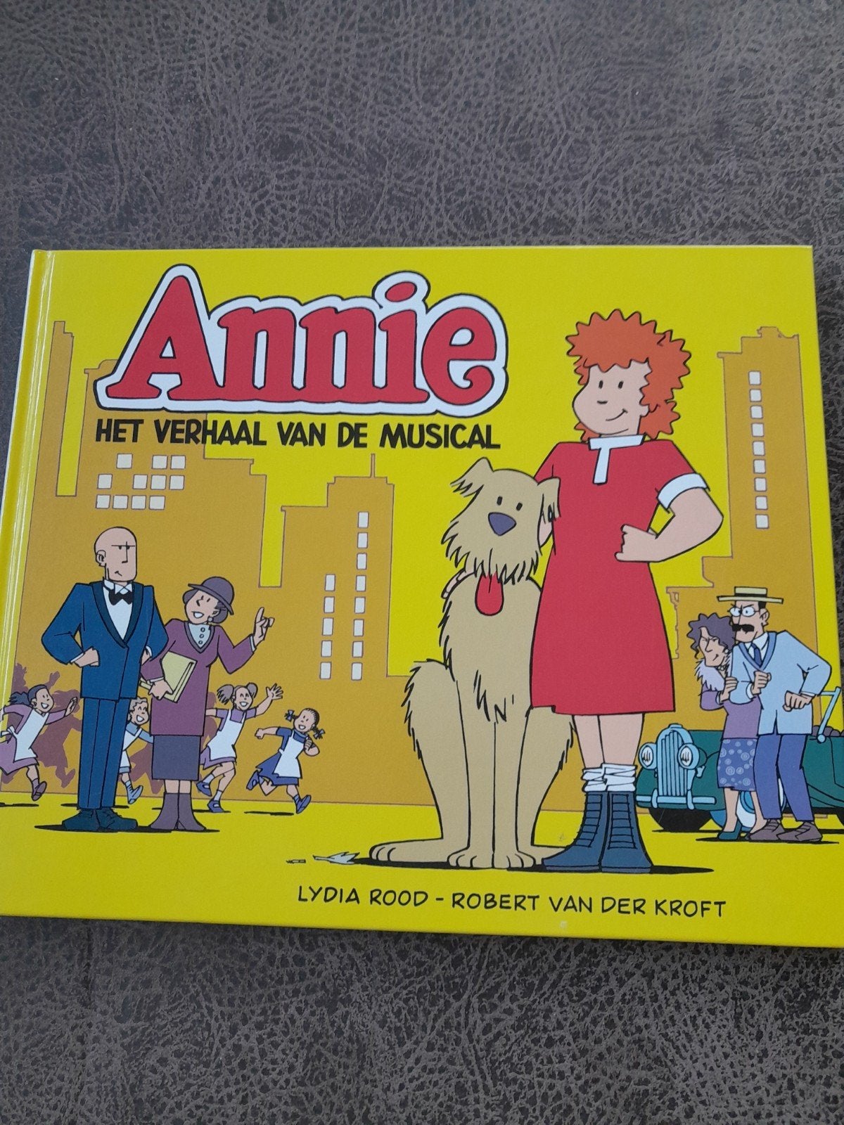 Annie: Het Verhaal van de Musical - Kinderboek, Ophalen of Verzenden, Gelezen, Lydia Rood, Robert van der Kroft, Fictie