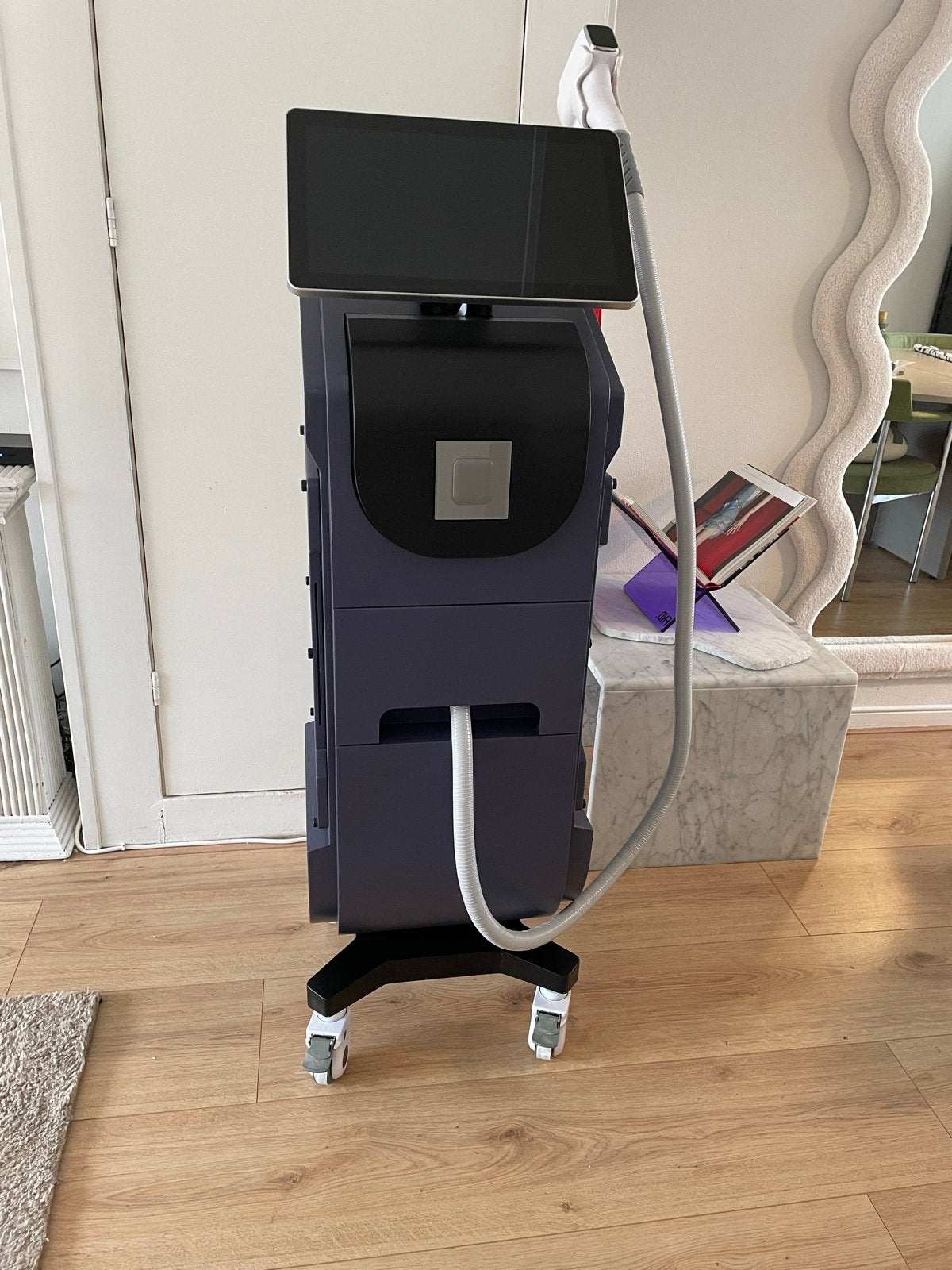 Professionele 1600w Diode Ice Laser Ontharingsapparaat, Witgoed en Apparatuur, Persoonlijke-verzorgingsapparatuur, Ophalen, Zo goed als nieuw