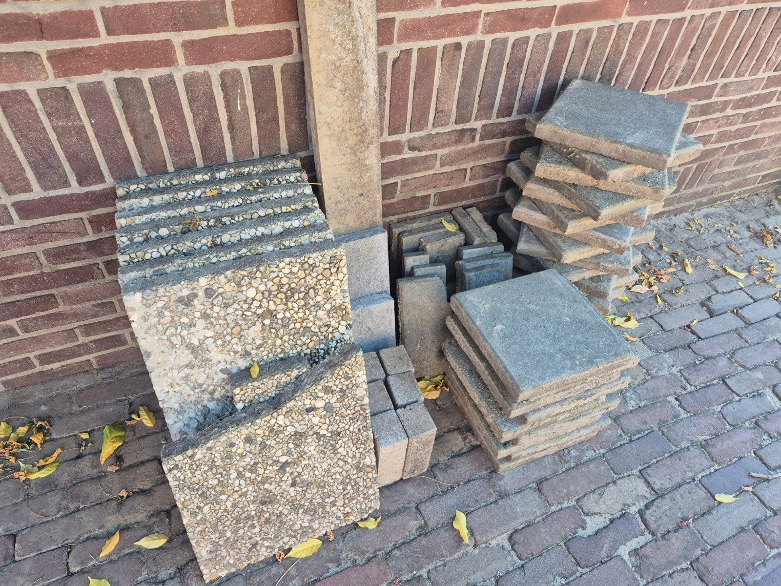 GRATIS TEGELS, Ophalen, Gebruikt, Beton, Terrastegels