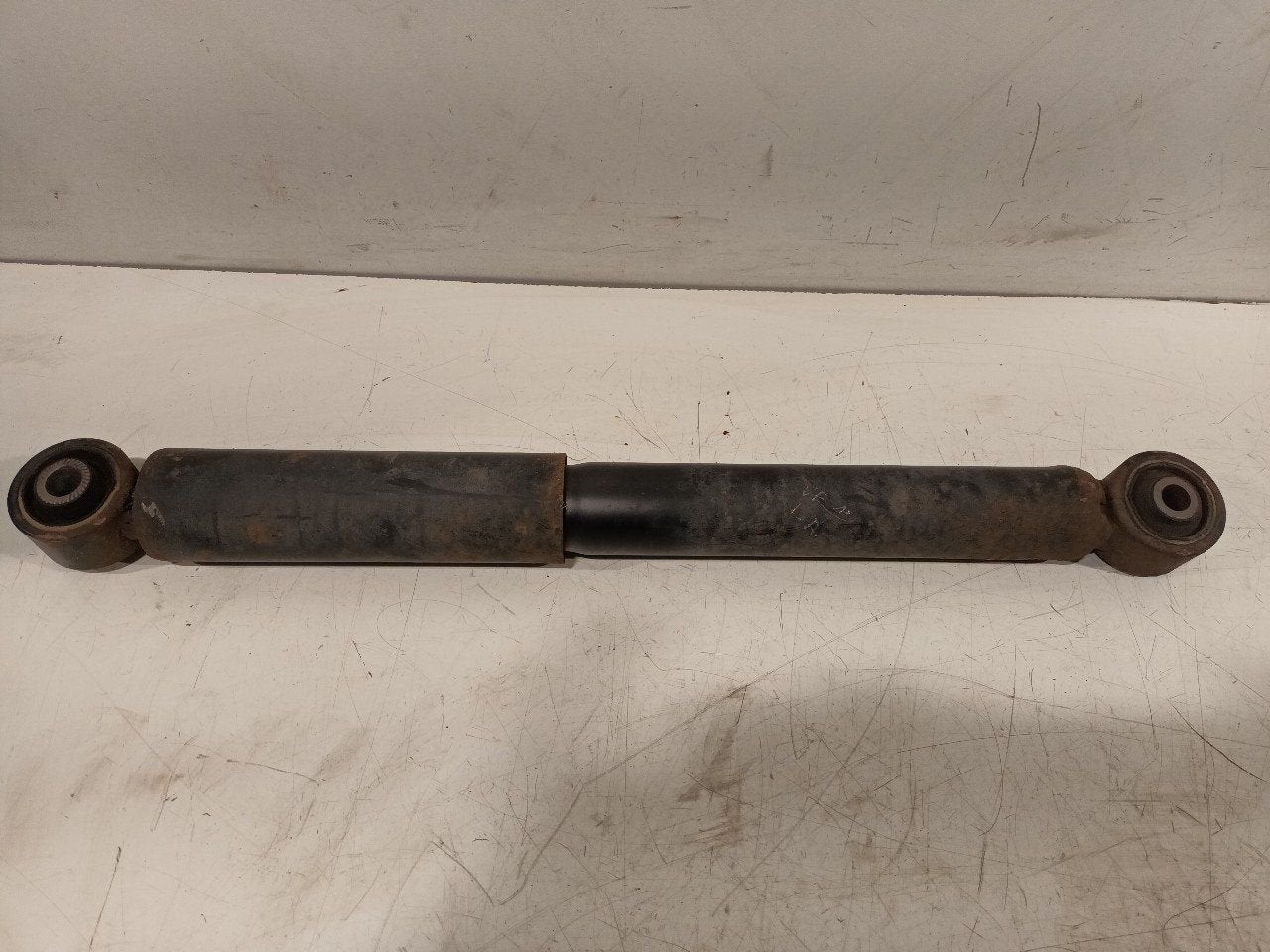 Schokbreker links achter Volkswagen Caddy, Onderdelen@venauto.nl, Van der Ven Autorecycling B.V., Gebruikt, Ettenseweg 76, 4706 PB Roosendaal, The Netherlands