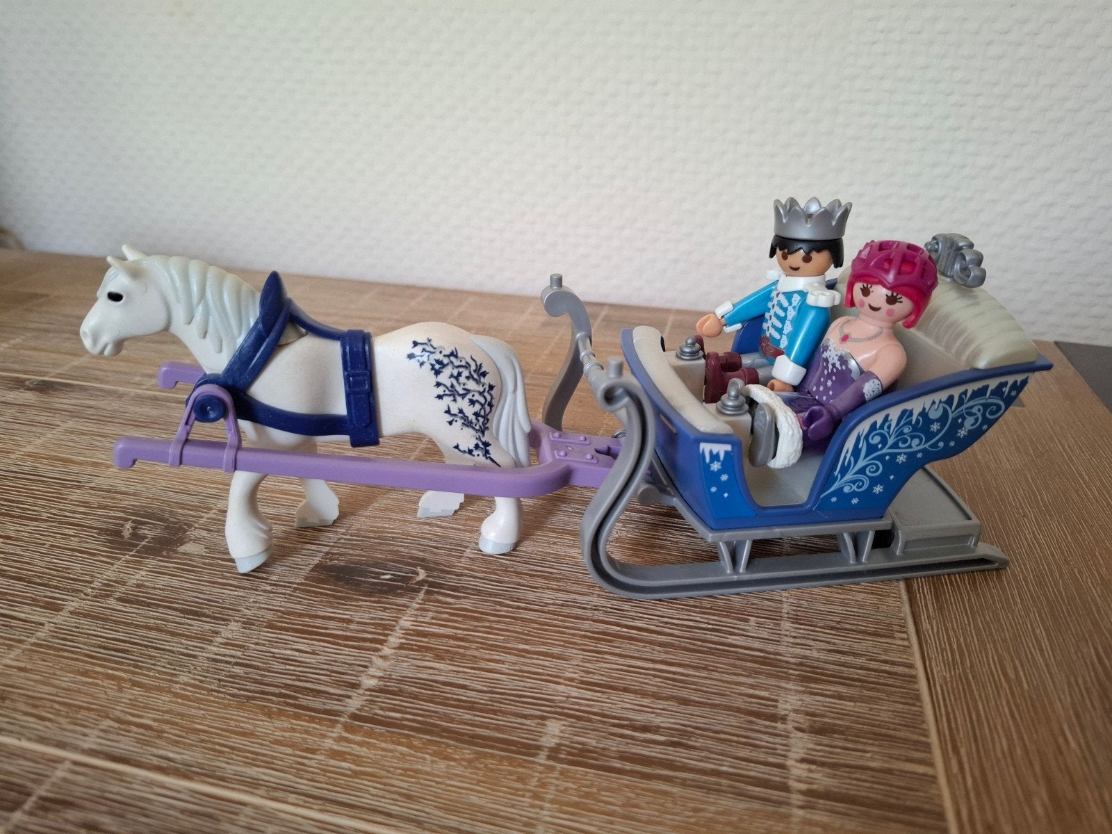 Playmobil koning en koningin met blauwe koets en paard, Ophalen of Verzenden, Zo goed als nieuw