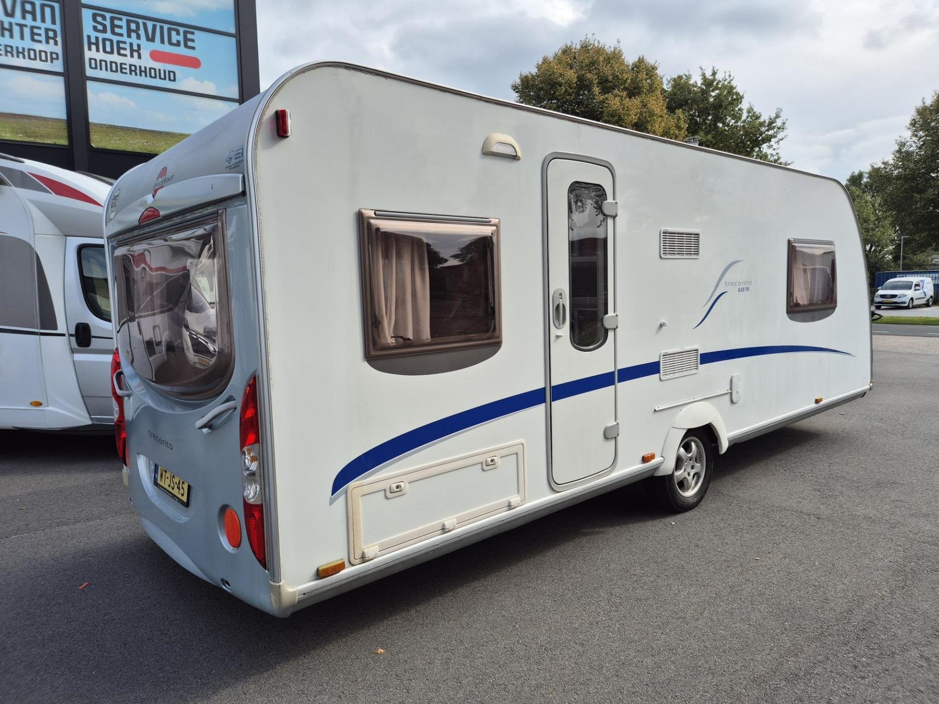 Buerstner 525 TS Belcanto Queens bed kleine voortent, Caravans en Kamperen, BUERSTNER, Omvormer of Lader, Rondzit, Bedrijf