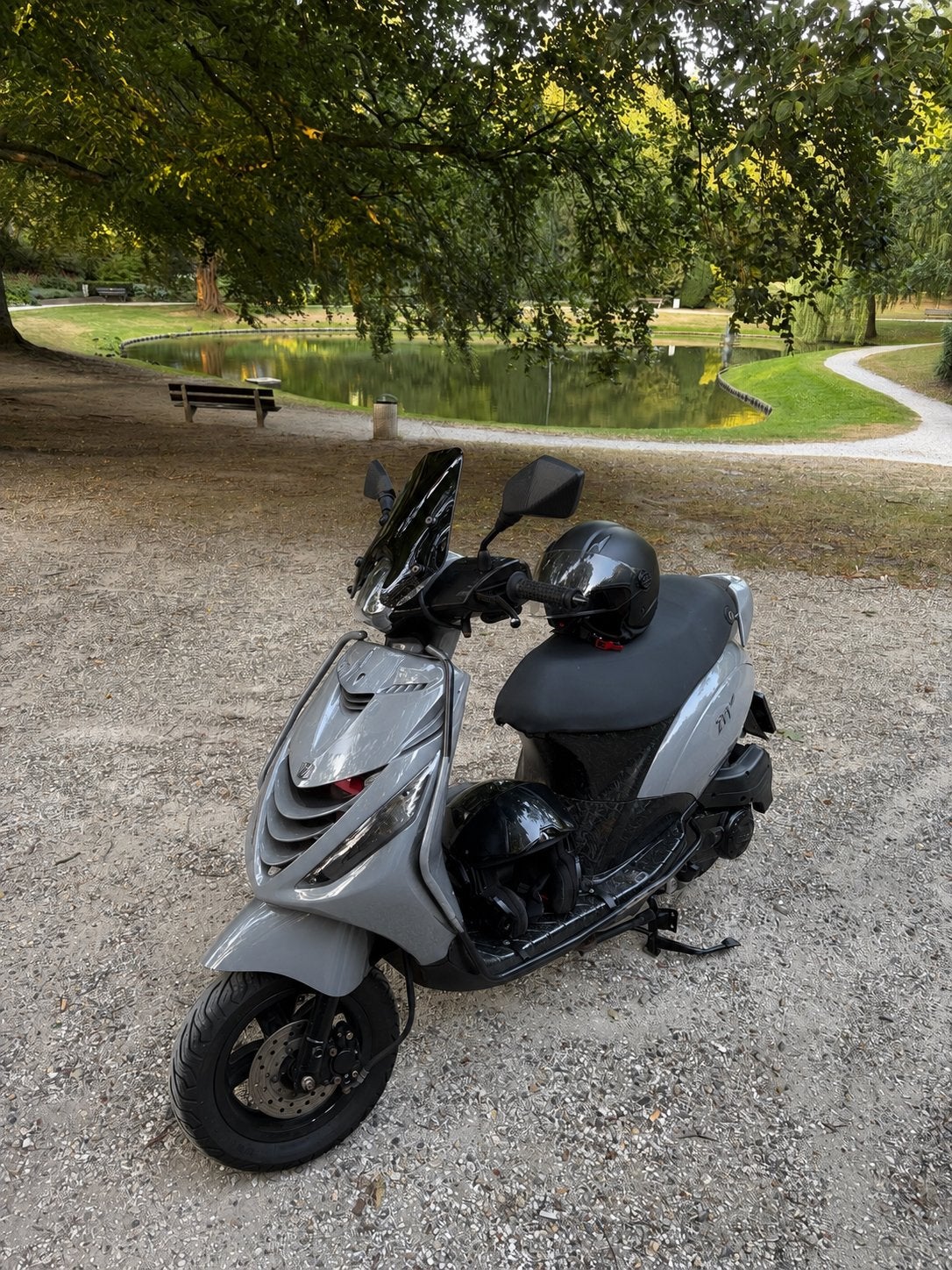 PIAGGI ZIP 50CC 4T IGET | Full option malossi forged carbon, Fietsen en Brommers, Scooters | Piaggio, Ophalen, Zo goed als nieuw