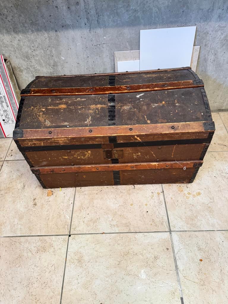 Antieke houten koffer / reiskist, Ophalen