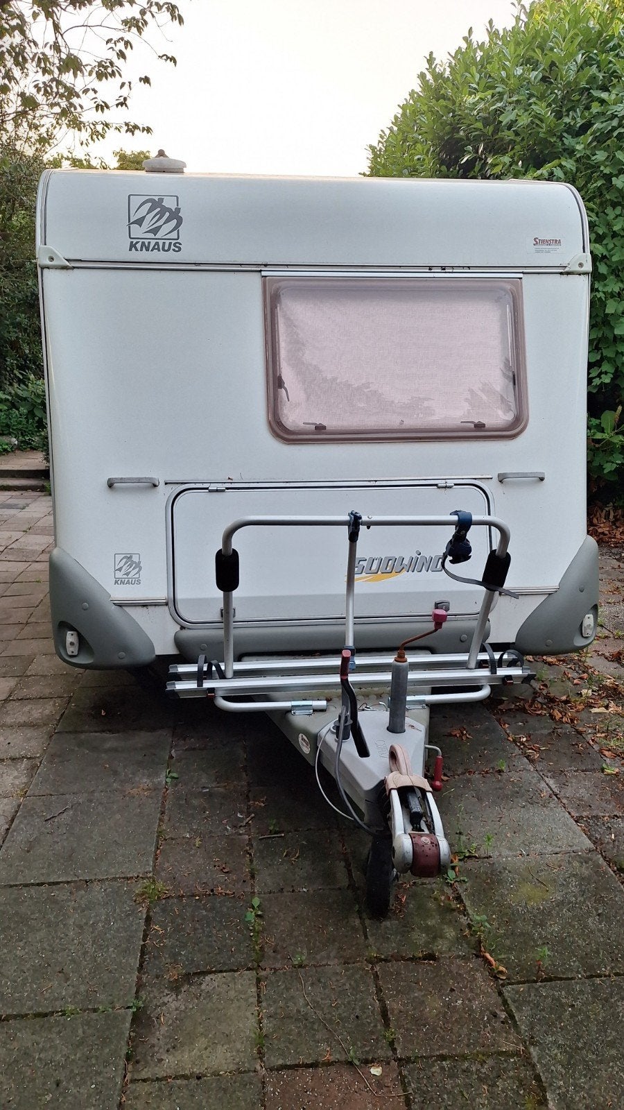 Perfecte Knaus Südwind 400 kan meteen op vakantie!, Caravans en Kamperen, Caravans, Frans bed, Treinzit, Particulier, 4 tot 5 meter