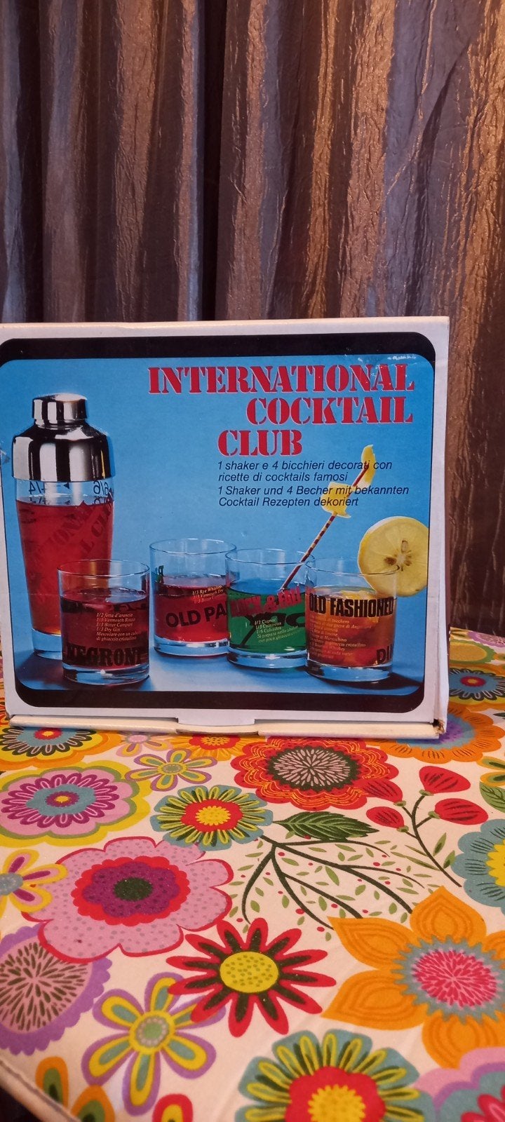 cocktailset retro vintage shaker en 4 glazen, Ophalen of Verzenden