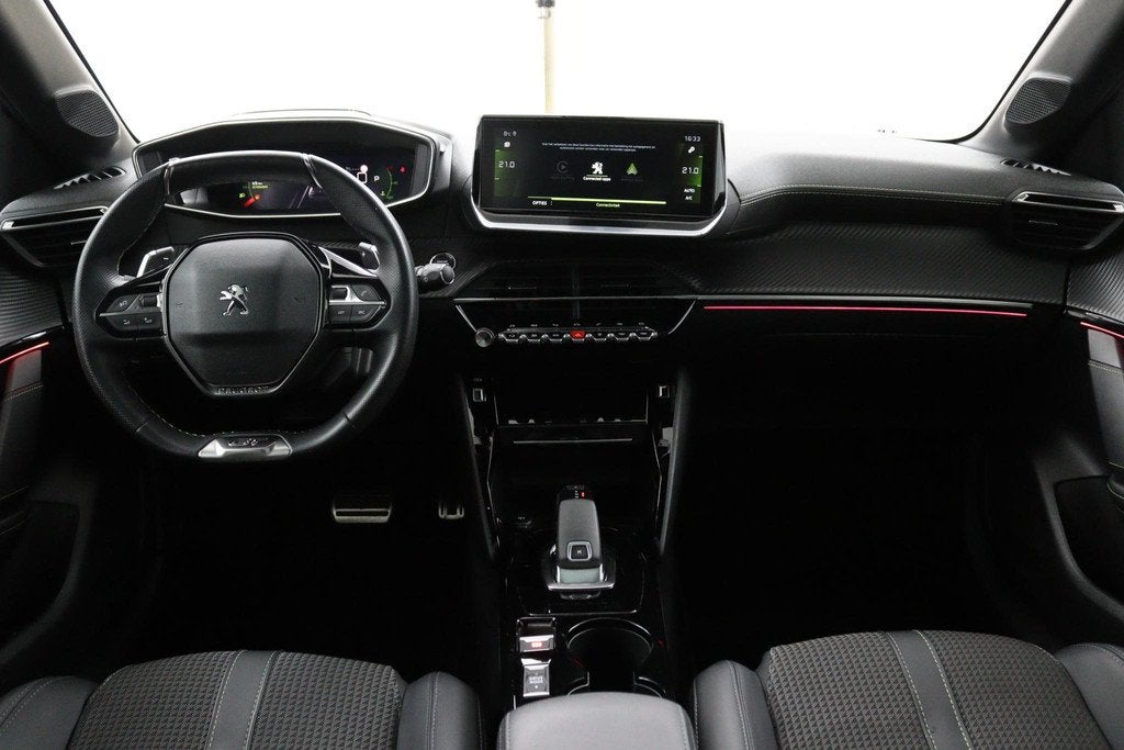 Peugeot 208 1.2*GT-LINE*PANO*CARPLAY*AUTOM*ECC*CRUISE*NAV*CA, 101 pk, Gebruikt, Euro 6, Leder en Stof