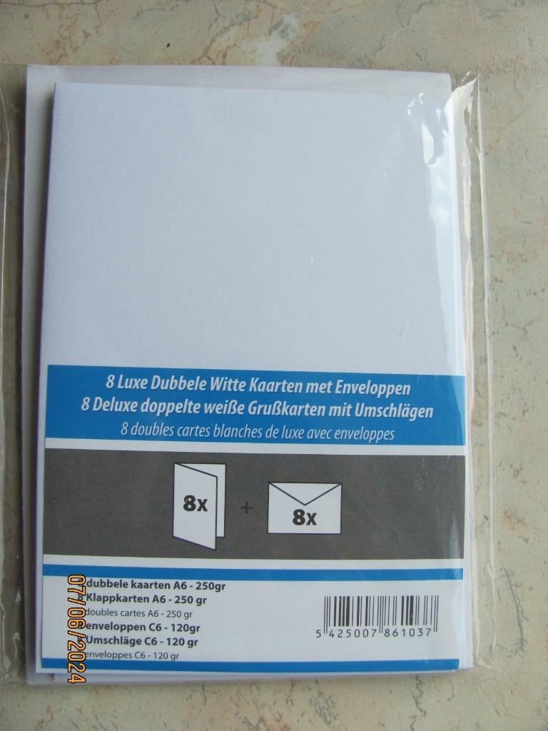 NIEUW set witte KAARTEN dubbel ENVELOP C6 rechthoekig papier, Diversen, Ophalen of Verzenden, Zo goed als nieuw