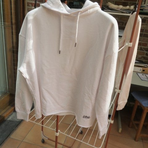 Sweater met kap nieuw wit tekst Luc De Maeght mt L, Wit, Maat 42/44 (L), Nieuw, Ophalen of Verzenden