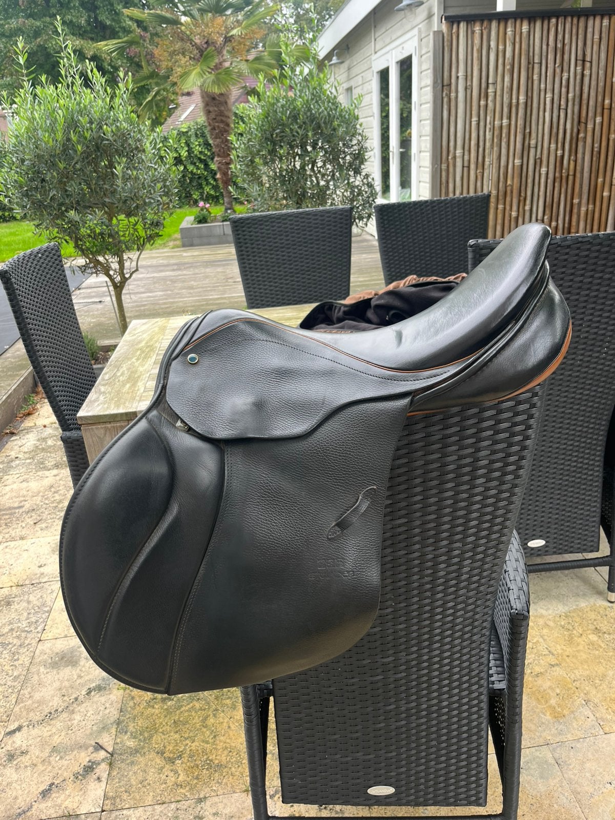 Stubben springzadel 18 inch, Ophalen, Zo goed als nieuw, Springen