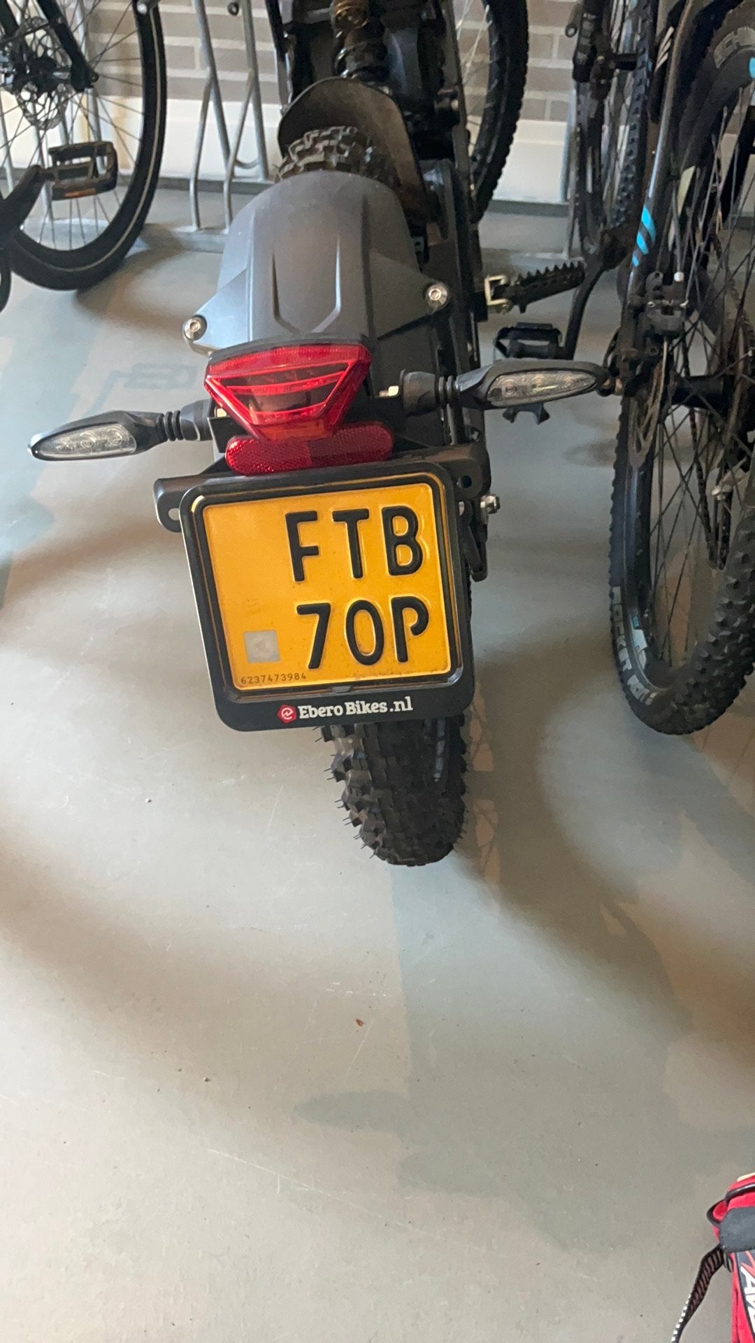 Surron Light Bee X Black, Fietsen en Brommers, Brommers | Overige merken, Zo goed als nieuw, Ophalen