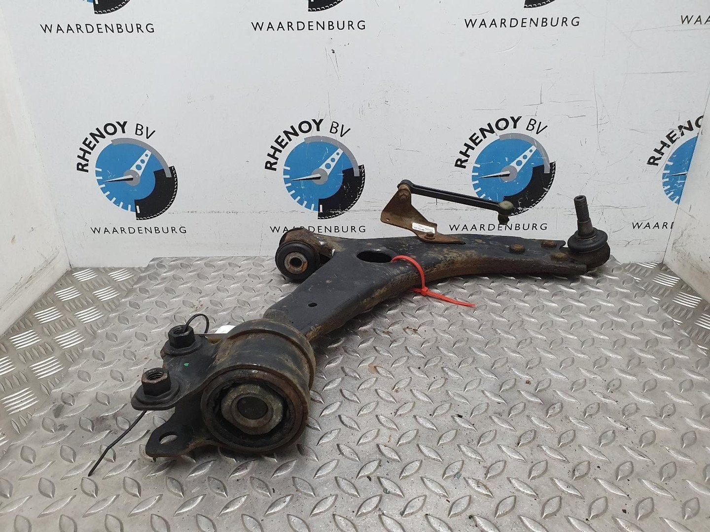 FORD FOCUS 2.0-16V First Ed.  DRAAGARM ONDER RV 2005, Gebruikt, -, -, Ophalen of Verzenden