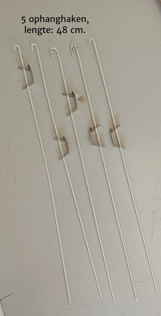 Te Koop: Vier witte ophangrails (à 250 cm) en 12 ophanghaken, Ophalen, Zo goed als nieuw, Metaal, Wit