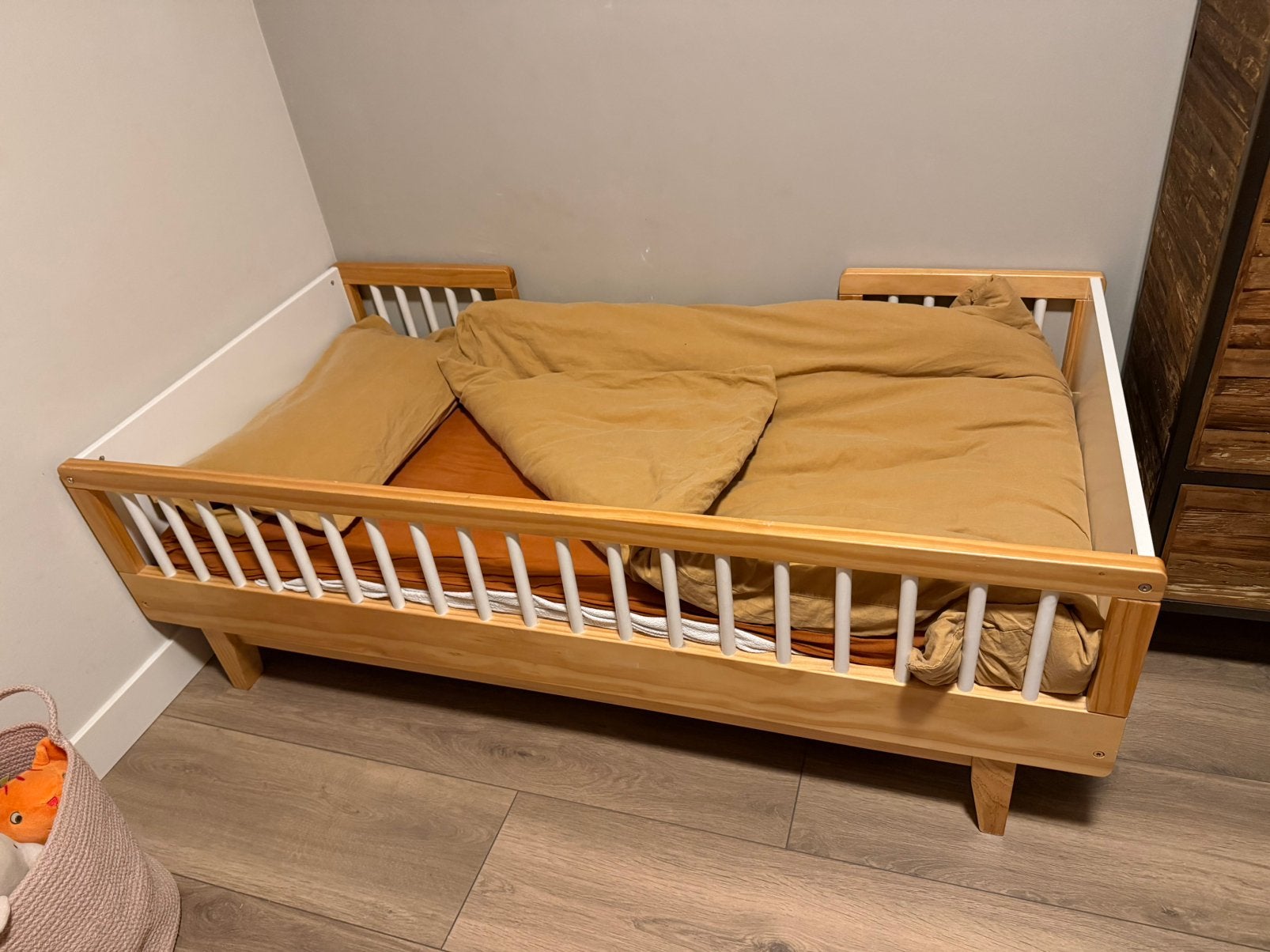Peuterbed Petit Amelie + alle benodigdheden, Ophalen, 70 tot 85 cm, 140 tot 160 cm, Zo goed als nieuw