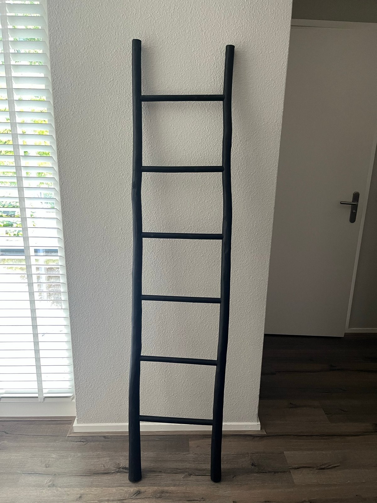 Decoratieve zwarte houten ladder, Ophalen, Hout, Zwart, Zo goed als nieuw