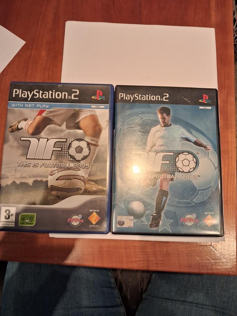 Fifa 2002 en 2005 PS2, Ophalen of Verzenden, Zo goed als nieuw, Sport, 3 spelers of meer