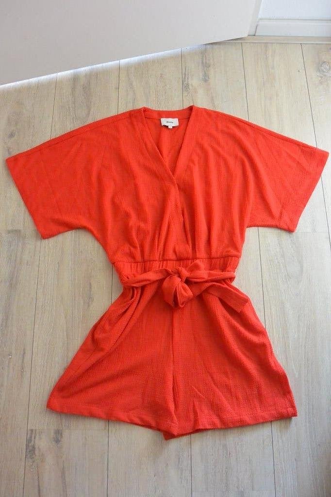Rode playsuit van Shoeby - maat S, Kleding | Dames, Jumpsuits, Nieuw, Ophalen of Verzenden, Shoeby, Maat 36 (S)