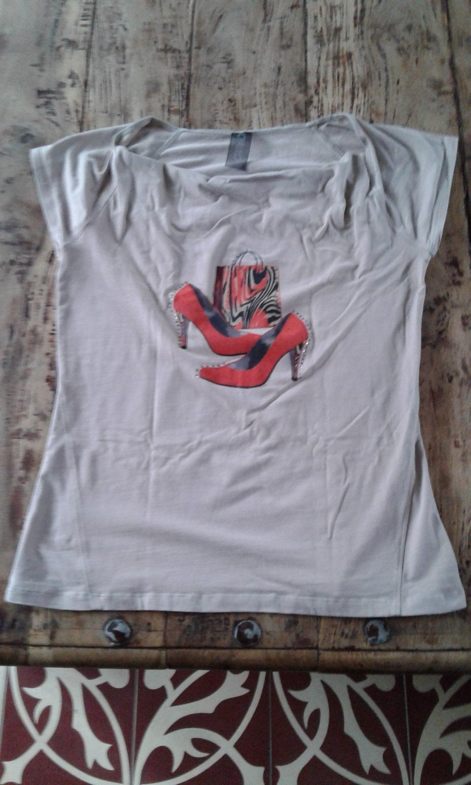 São Paulo T-shirt met rode hakken print, maat XL, Beige, Maat 46/48 (XL) of groter, Ophalen of Verzenden, Korte mouw