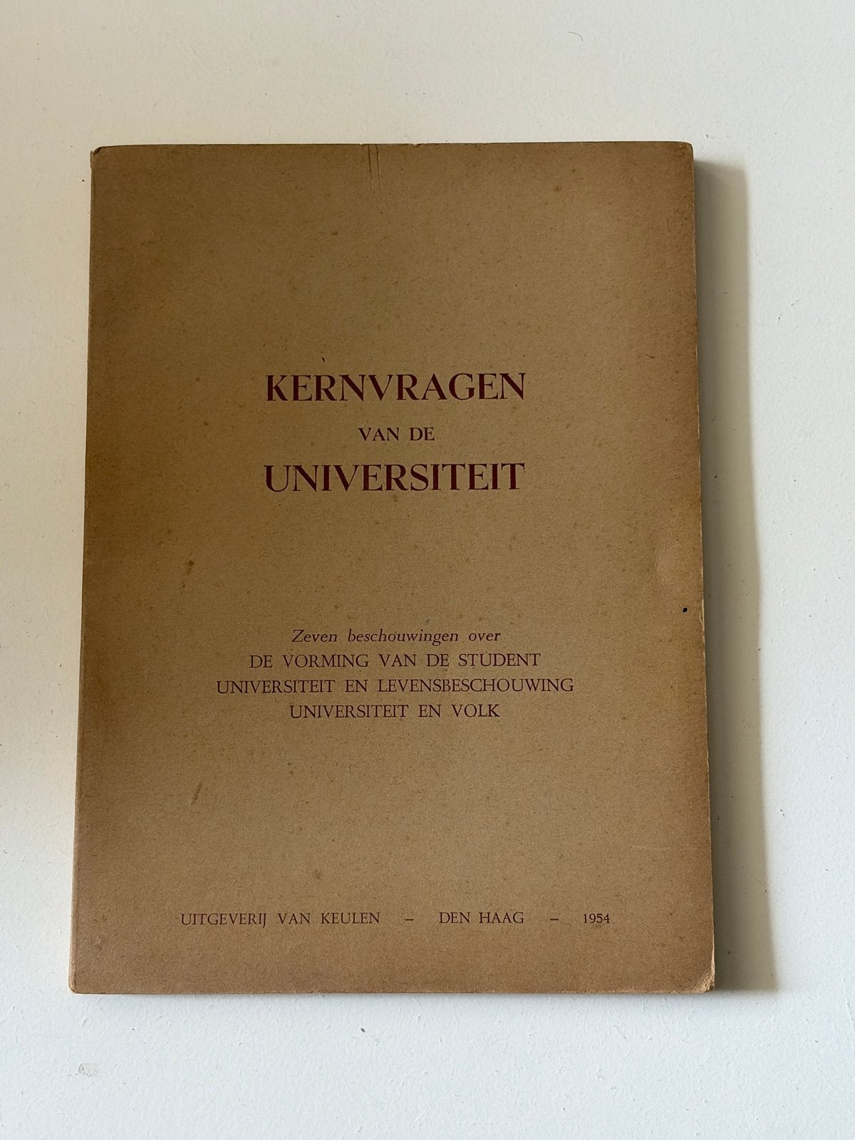 Kernvragen van de Universiteit - 1954, Boeken, Ophalen of Verzenden, Gamma, Gelezen, WO