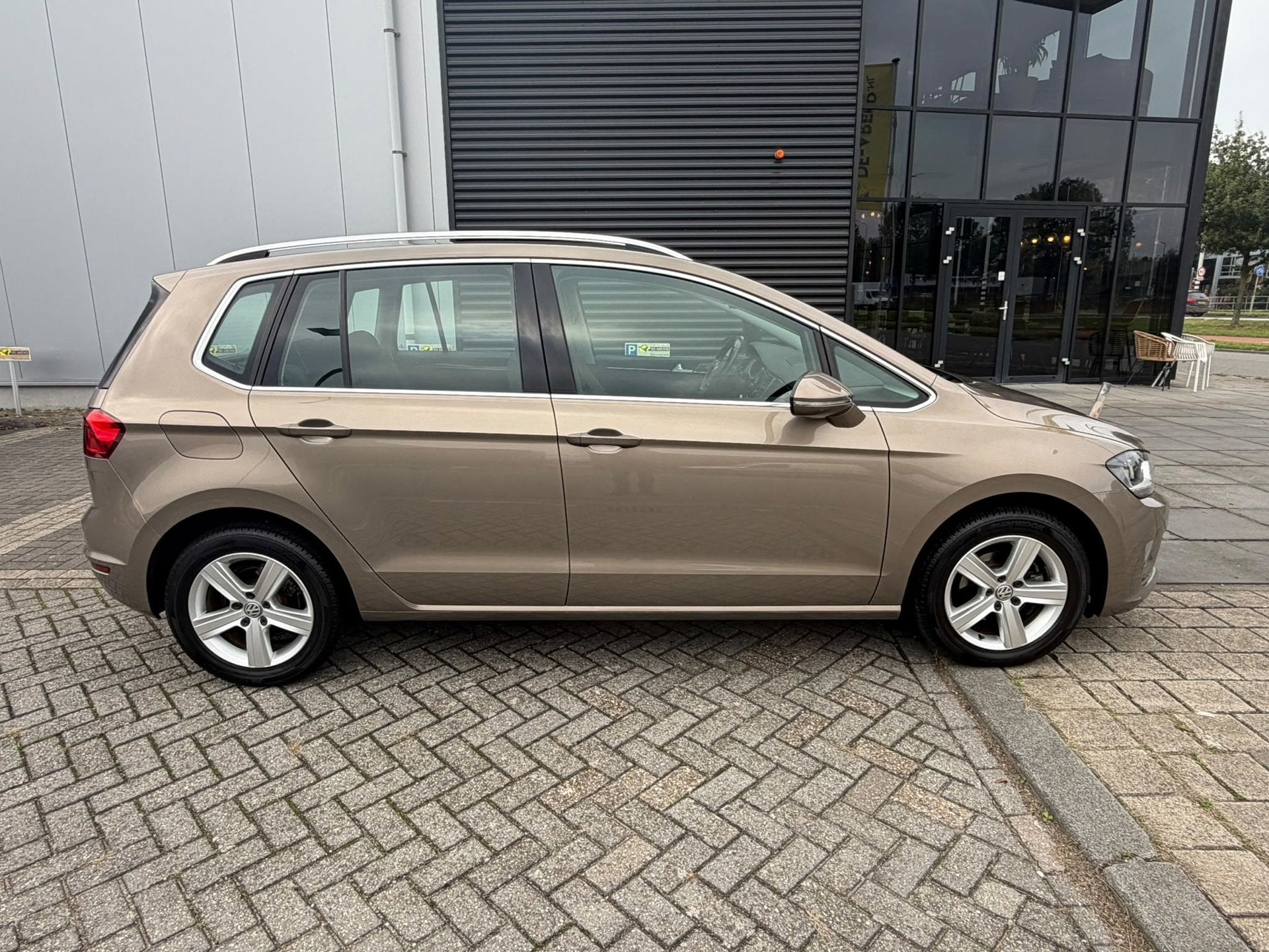 Volkswagen Golf Sportsvan 1.2 TSI Highline AUTMAAT DSG NAP, Gebruikt, Euro 6, 4 cilinders, Beige