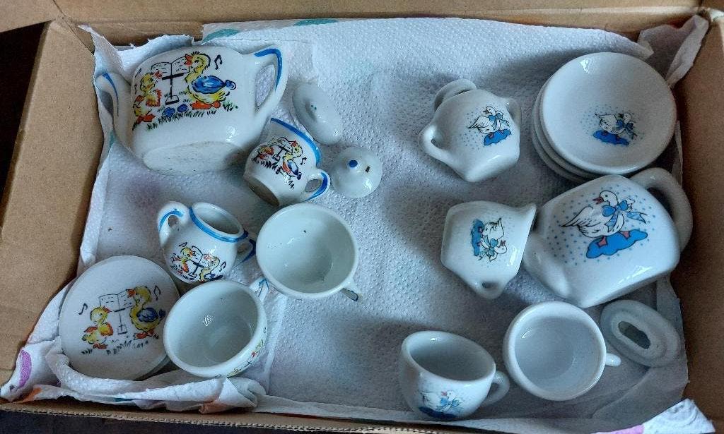 2 miniatuur serviesjes., Ophalen of Verzenden, Gebruikt, Gebruiksvoorwerp
